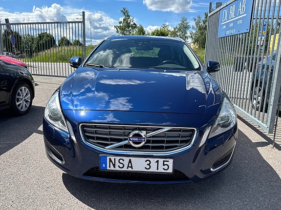 Volvo V60 8 of 28