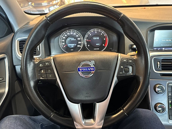 Volvo V60 19 of 28