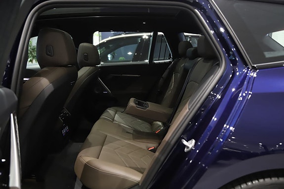 BMW i5 13 of 16