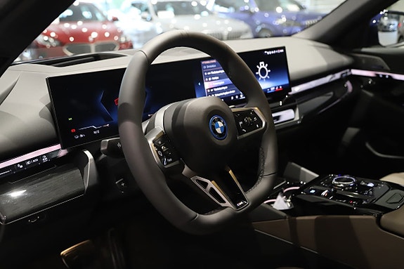 BMW i5 5 of 5