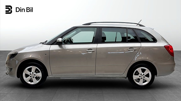 Skoda Fabia 2 of 5