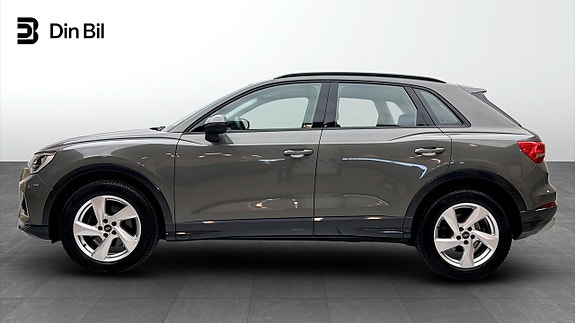 Audi Q3 2 of 5