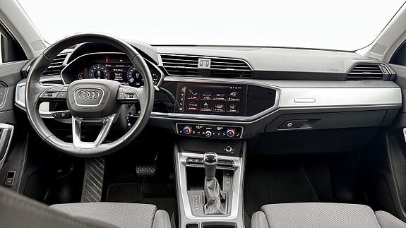 Audi Q3 12 of 14