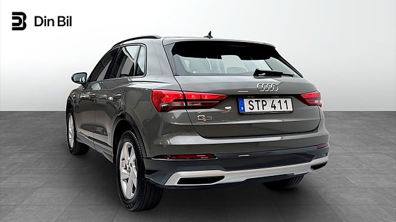 Audi Q3 3 of 5
