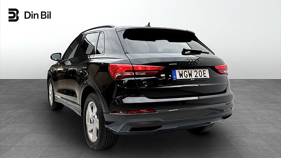 Audi Q3 3 of 5