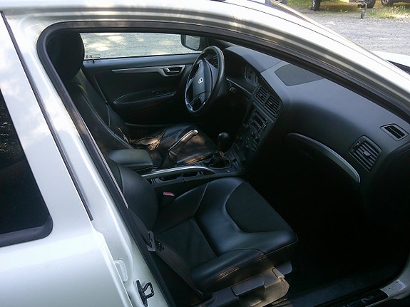 Volvo XC70 3 of 3