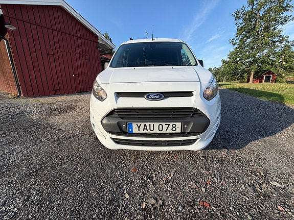 Ford Transit Connect 3 of 5