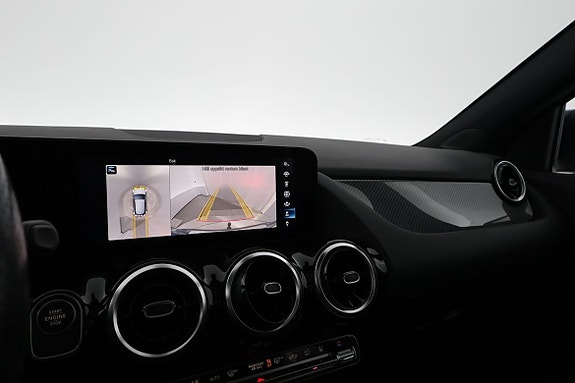 Mercedes-Benz GLA250 16 of 18