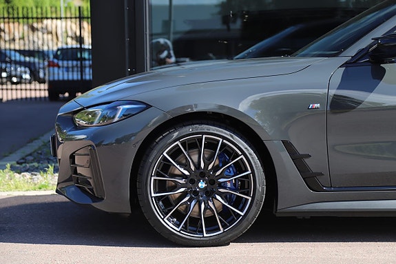 BMW i4 3 of 5