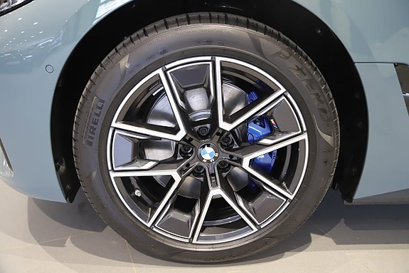 BMW i4 7 of 20