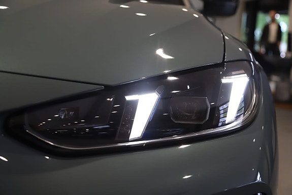 BMW i4 10 of 20