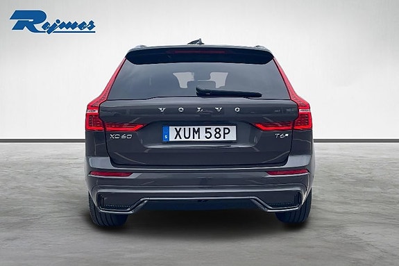 Volvo XC60 8 of 23