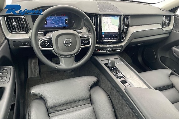 Volvo XC60 10 of 23