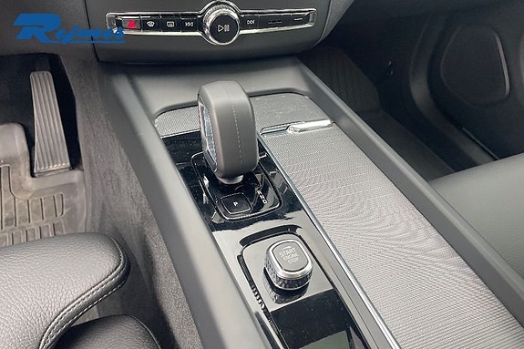Volvo XC60 14 of 23