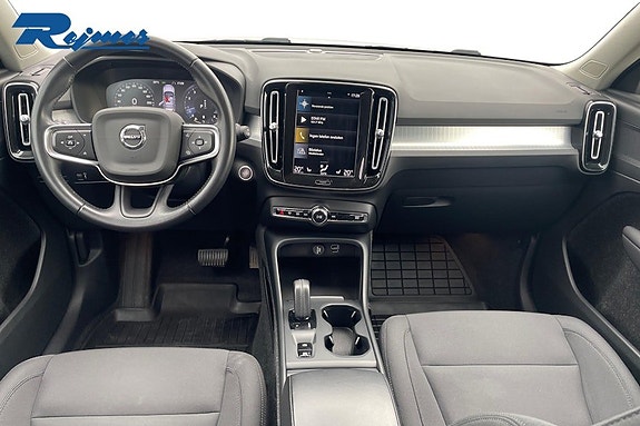 Volvo XC40 10 of 24