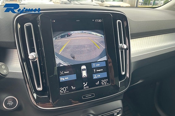 Volvo XC40 15 of 24
