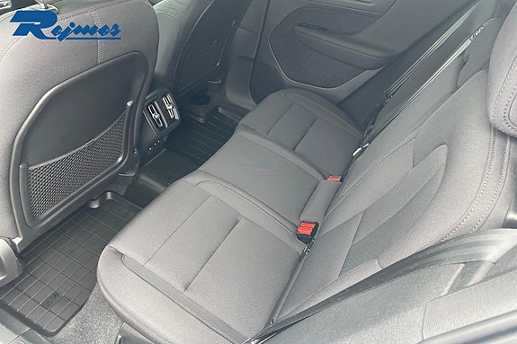 Volvo XC40 19 of 24