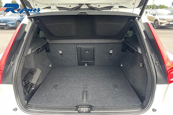 Volvo XC40 21 of 24