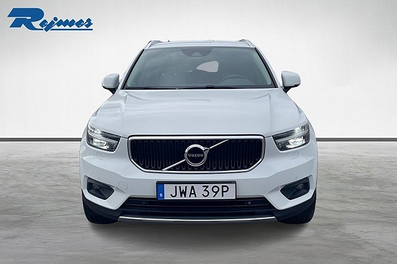 Volvo XC40 7 of 24