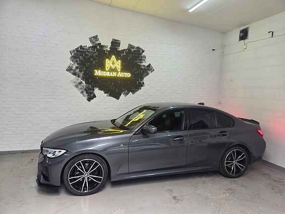 BMW 320 3 of 5