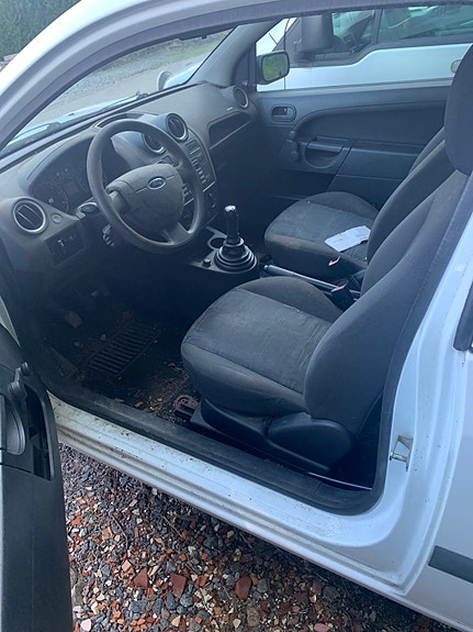 Ford Fiesta 6 of 6