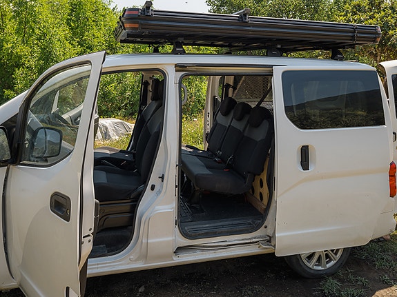 Nissan NV200 7 of 15