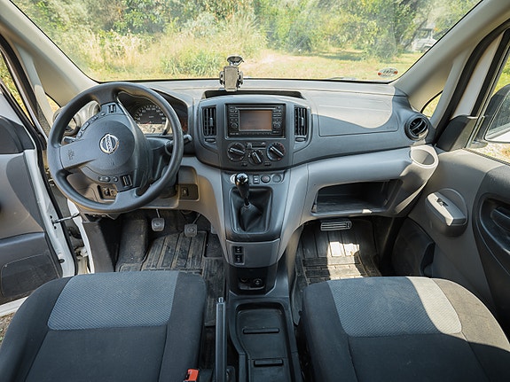 Nissan NV200 13 of 15
