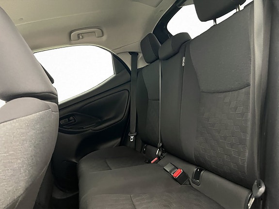 Toyota Yaris 26 of 30