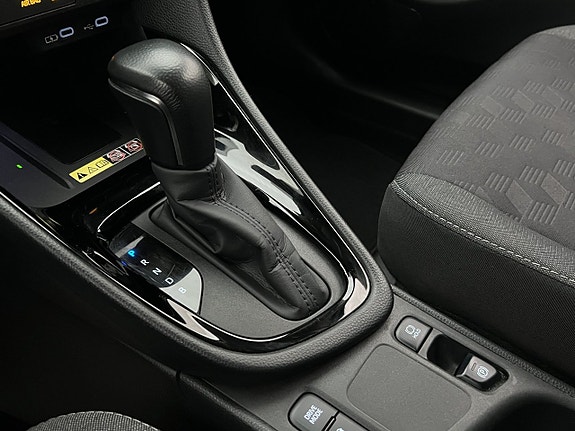 Toyota Yaris 23 of 30