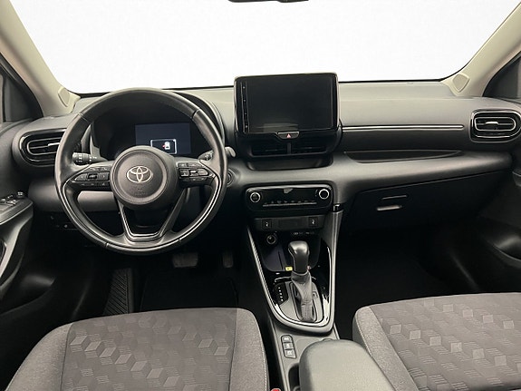 Toyota Yaris 12 of 30