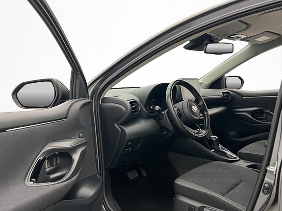 Toyota Yaris 10 of 30