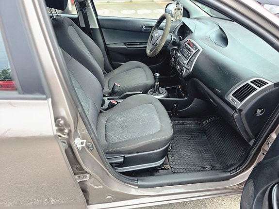 Hyundai i20 15 of 20