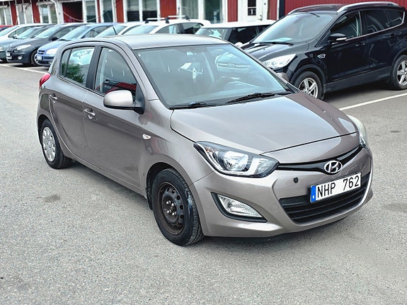 Hyundai i20 2 of 20