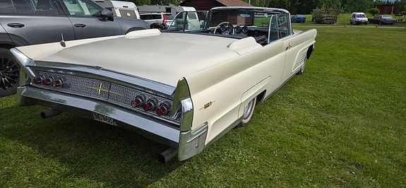 Lincoln Continental 5 of 5