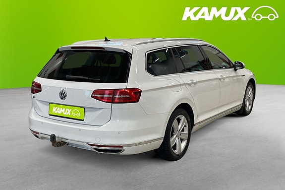 Volkswagen Passat 4 of 24