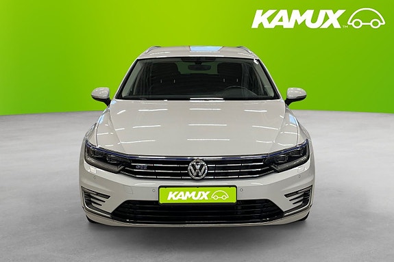 Volkswagen Passat 6 of 24