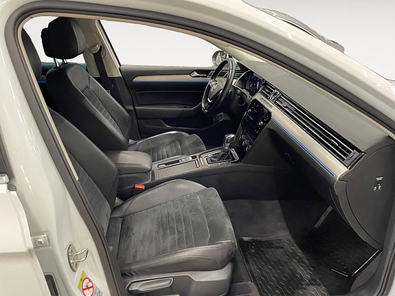 Volkswagen Passat 15 of 24