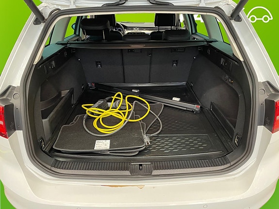 Volkswagen Passat 16 of 24