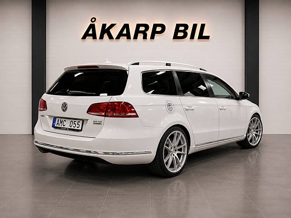 Volkswagen Passat 5 of 16