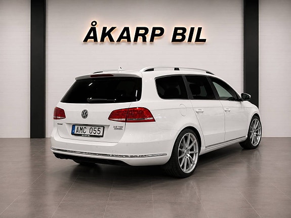 Volkswagen Passat 7 of 16