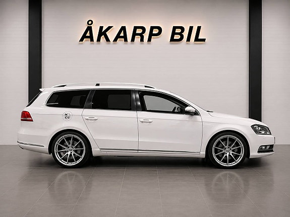 Volkswagen Passat 4 of 16