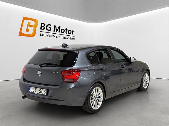 BMW 118d 4 of 5
