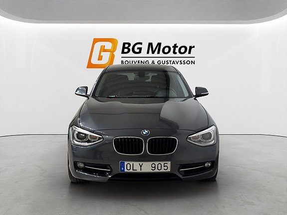 BMW 118d 2 of 5