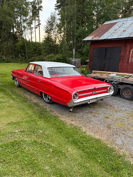 Ford Custom 500 2 of 4