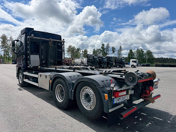 Volvo FH540 6x2 lastväxlare i fint skick 3 of 12