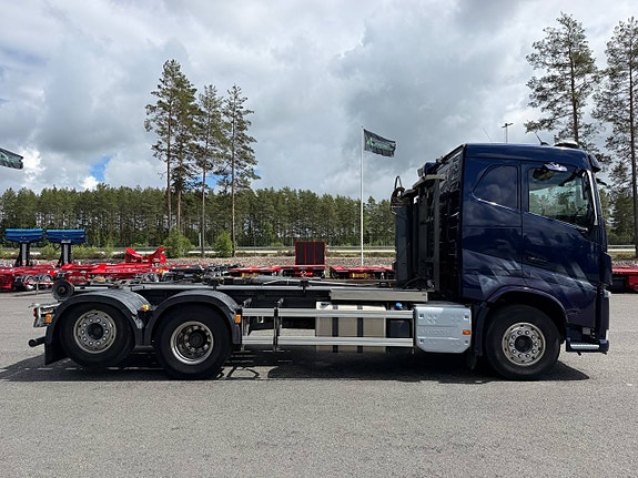 Volvo FH540 6x2 lastväxlare i fint skick 6 of 12