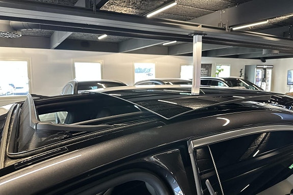 Mercedes-Benz C300 e 25 of 26