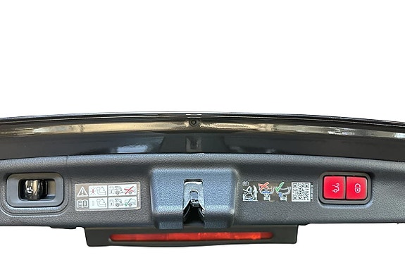 Mercedes-Benz C300 e 17 of 26
