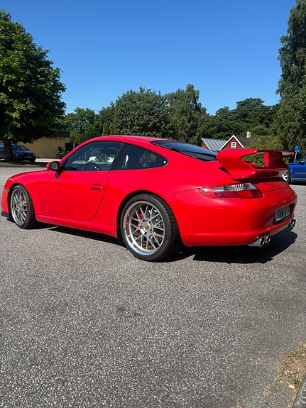 Porsche 911 Carrera S 2 of 5
