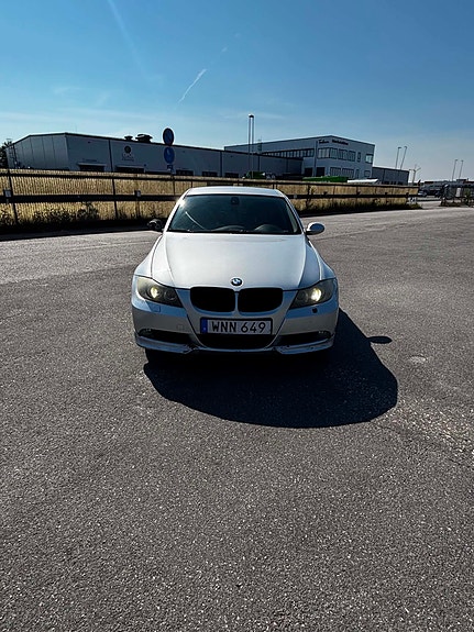 BMW 325i 5 of 5